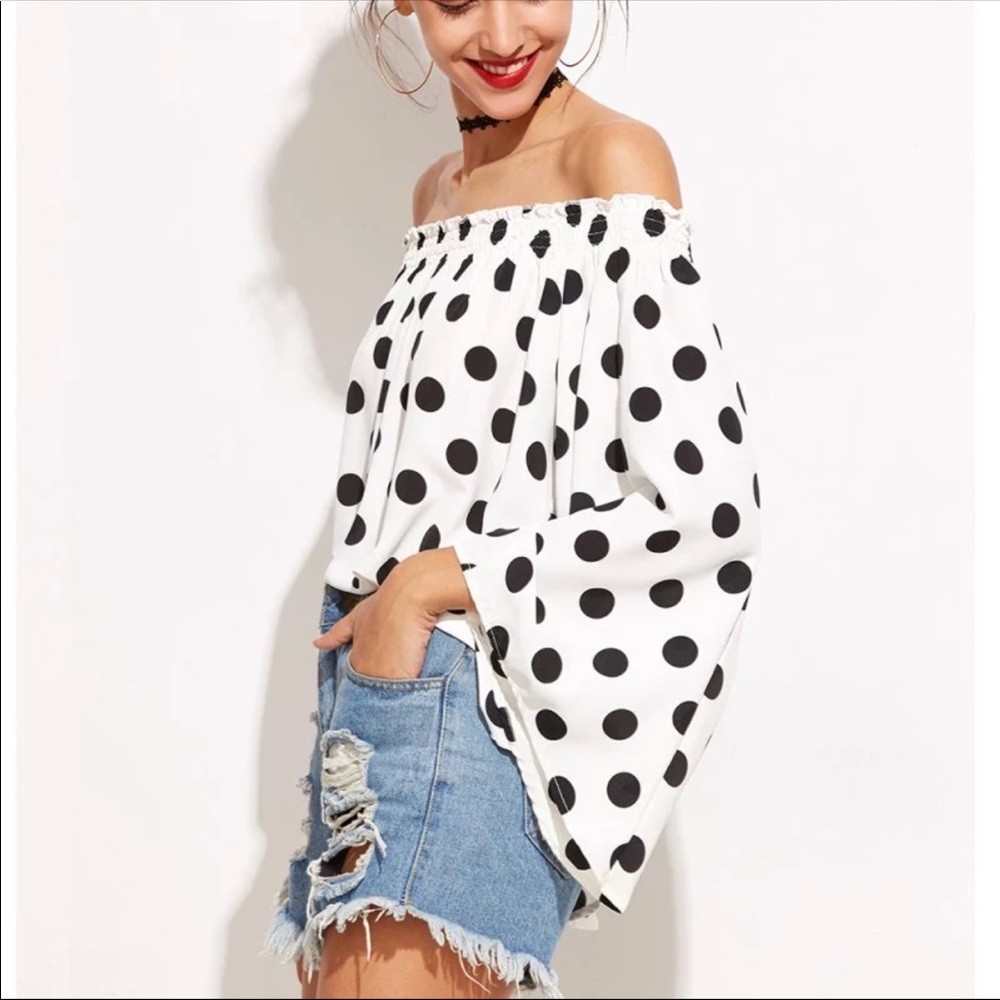 Black Polka dot off shoulder loose fit blouse - Picture 5 of 8